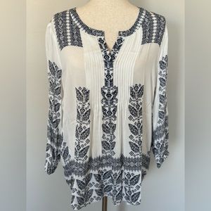 NWT | Daniel Rainn | Amely Split Neck Top | White/Navy | Medium